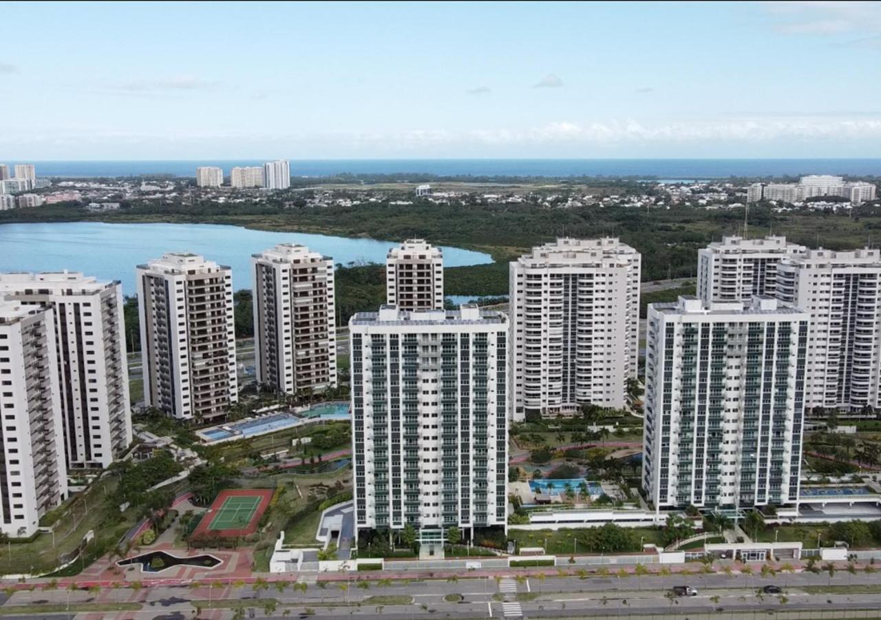 Quarto Em Condominio De Luxo Na Barra Da Tijuca - Rio de Janeiro — Fotos 1